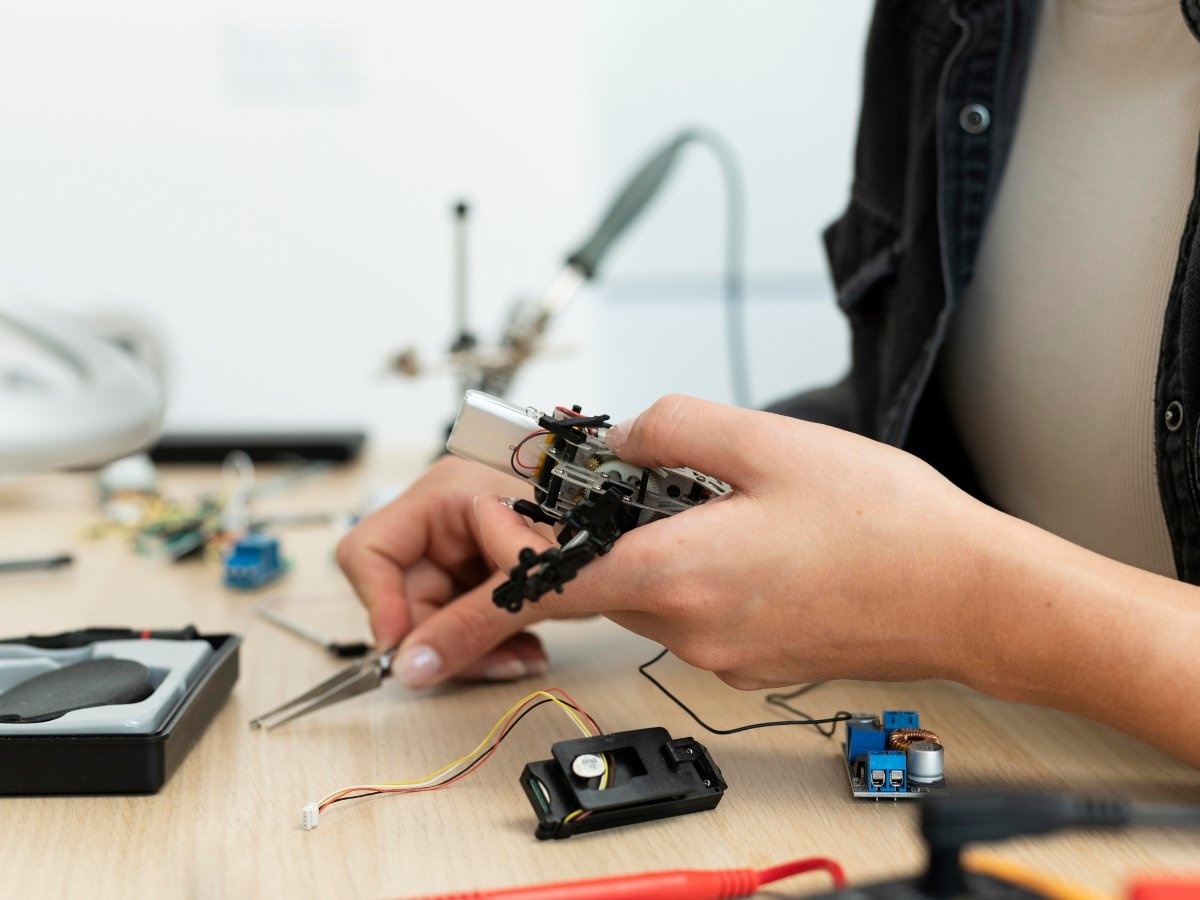How Learning EDA Tools Helps Working VLSI Professionals